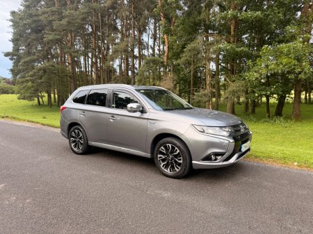 2017 Mitsubishi Outlander PHEV 2.0L MIVEC 4WD 5-Seater Instyle