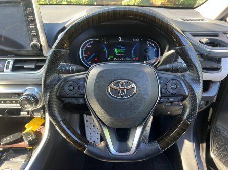 2020 Toyota RAV4 - photo 4