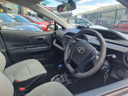 2016 Toyota Aqua - photo 6