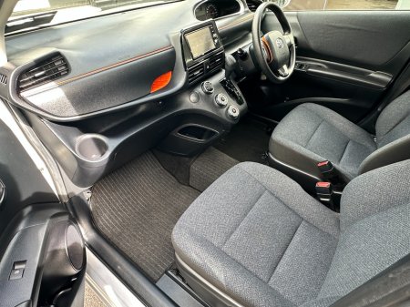 2017 Toyota Sienta - photo 20