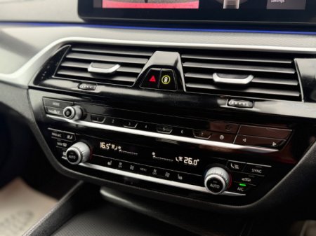 2022 BMW 5-Series - photo 19