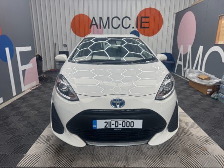 2021 Toyota Aqua - photo 2