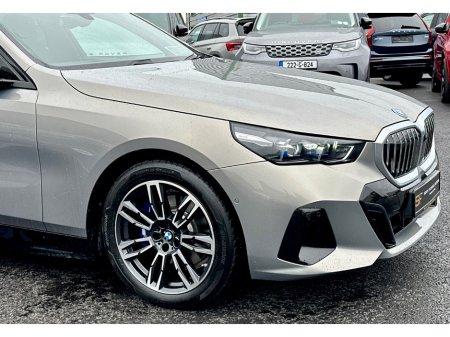 2026 BMW 5-Series - photo 6
