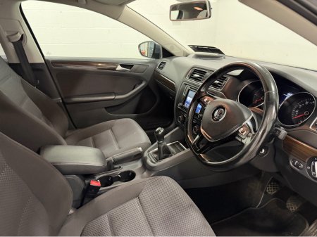 2016 Volkswagen Jetta - photo 25