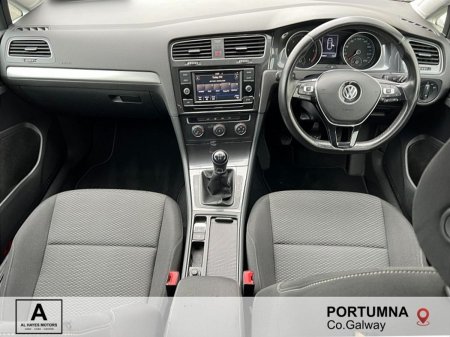 2020 Volkswagen Golf - photo 2