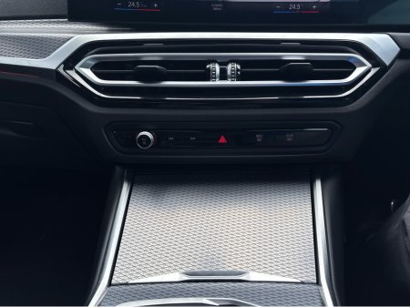2024 BMW 3-Series - photo 15