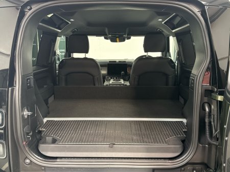 2026 Land Rover Defender - photo 24