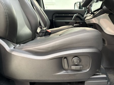 2026 Land Rover Defender - photo 19