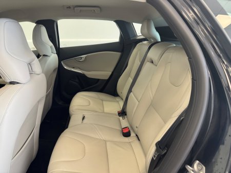 2017 Volvo V40 - photo 2