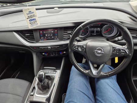 2022 Opel Insignia - photo 11