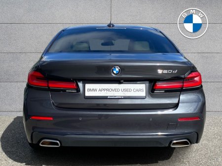 2022 BMW 5-Series - photo 15