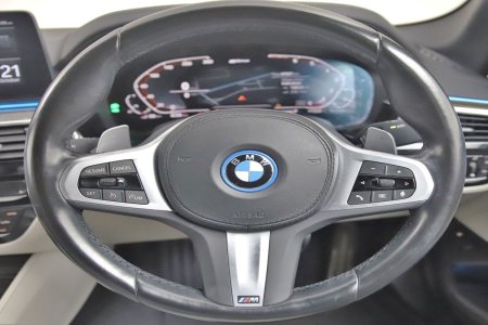 2023 BMW 5-Series - photo 17