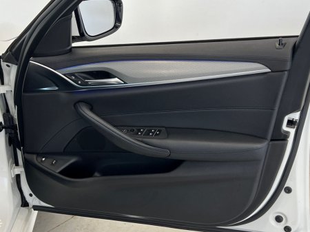 2018 BMW 5-Series - photo 23