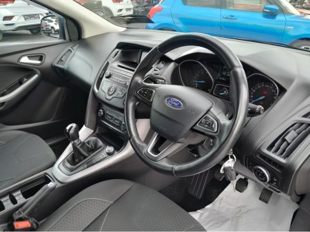 2017 Ford Focus - photo 23