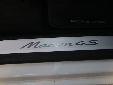 2026 Porsche Macan - photo 17
