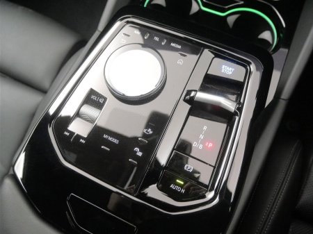 2025 BMW i5 - photo 10