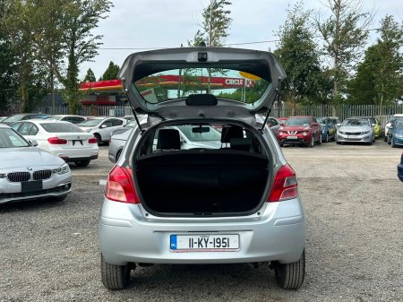 2011 Toyota Yaris - photo 16