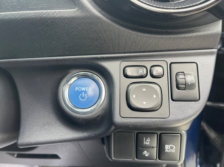 2020 Toyota Aqua - photo 17