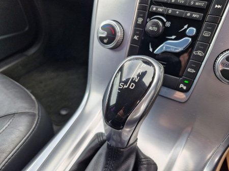 2016 Volvo V70 - photo 16