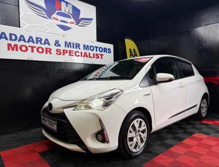 2017 Toyota Vitz - photo 4