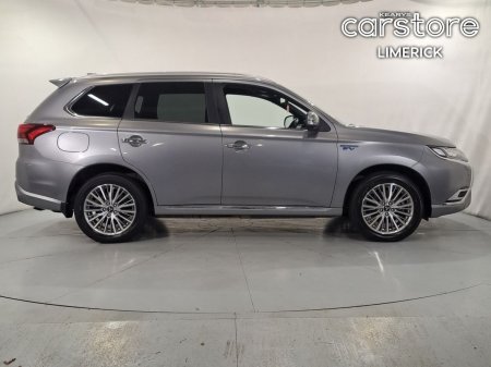 2020 Mitsubishi Outlander - photo 2