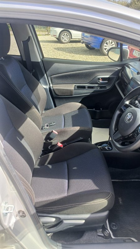 2018 Toyota Vitz - photo 9
