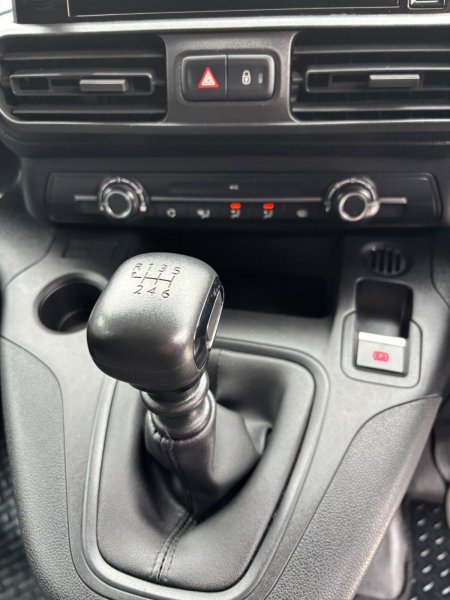 2023 Peugeot Partner - photo 26