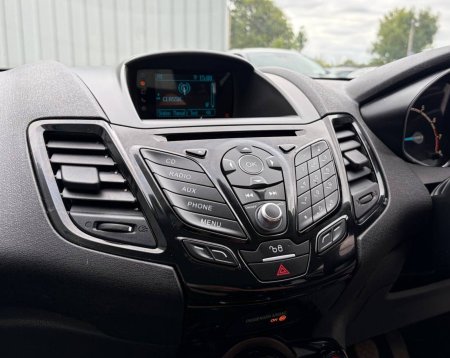 2015 Ford Fiesta - photo 16