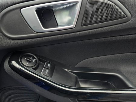 2015 Ford Fiesta - photo 19