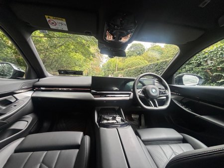 2024 BMW 5-Series - photo 29