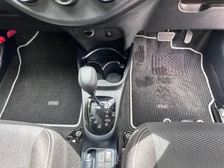 2019 Toyota Vitz - photo 8