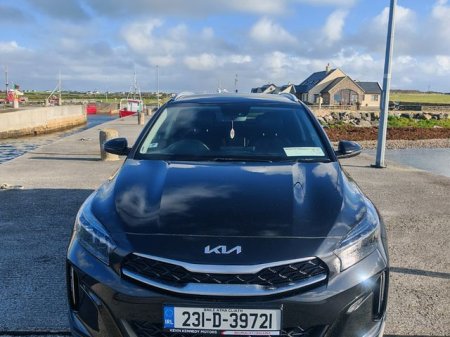 2023 Kia XCeed - photo 2