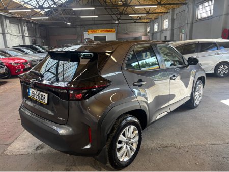 2025 Toyota Yaris Cross - photo 17