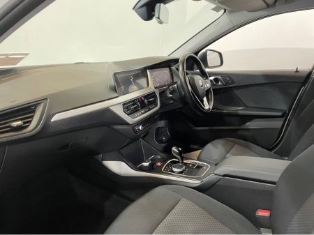 2022 BMW 1-Series - photo 15