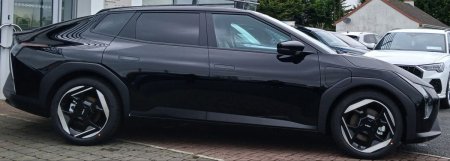 2027 Kia EV4 - photo 2