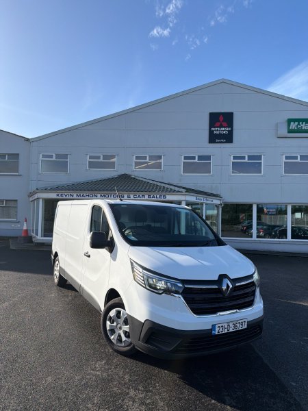 2023 Renault Trafic - photo 2