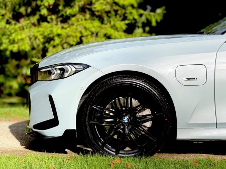 2023 BMW 3-Series - photo 21