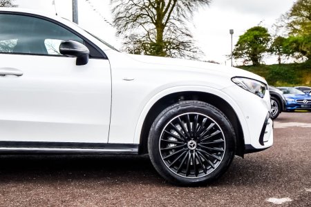 2025 Mercedes-Benz GLC - photo 8