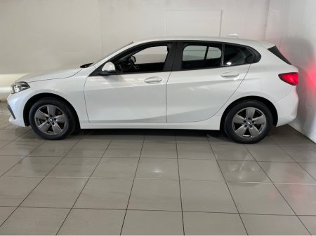 2022 BMW 1-Series - photo 6