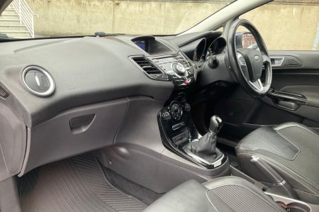 2017 Ford Fiesta - photo 18