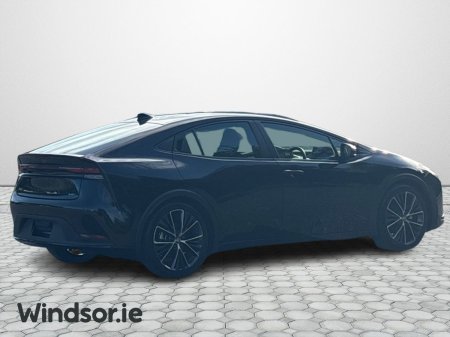 2024 Toyota Prius - photo 2