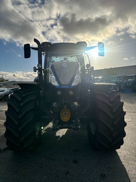 0 New Holland T7.225 - photo 2