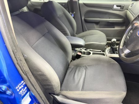 2005 Ford Focus - photo 14