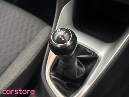 2024 Toyota Yaris - photo 21