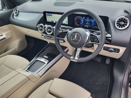 2027 Mercedes-Benz GLA - photo 2
