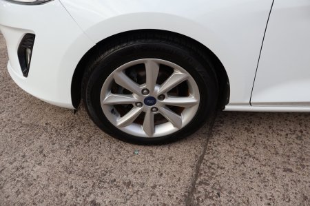 2018 Ford Fiesta - photo 28