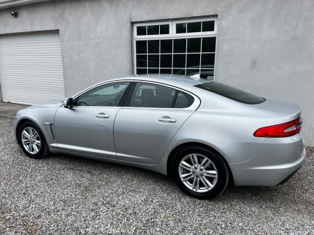 2015 Jaguar XF - photo 3