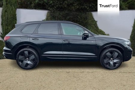 2026 Volkswagen Touareg - photo 3