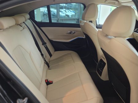 2023 BMW 3-Series - photo 17