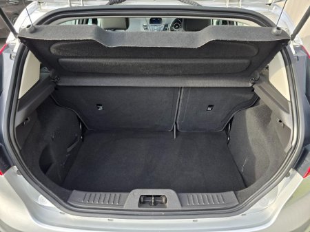 2016 Ford Fiesta - photo 21